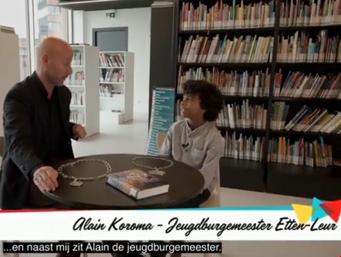 burgemeester Mark Verheijen in gesprek met de jeugdburgemeester